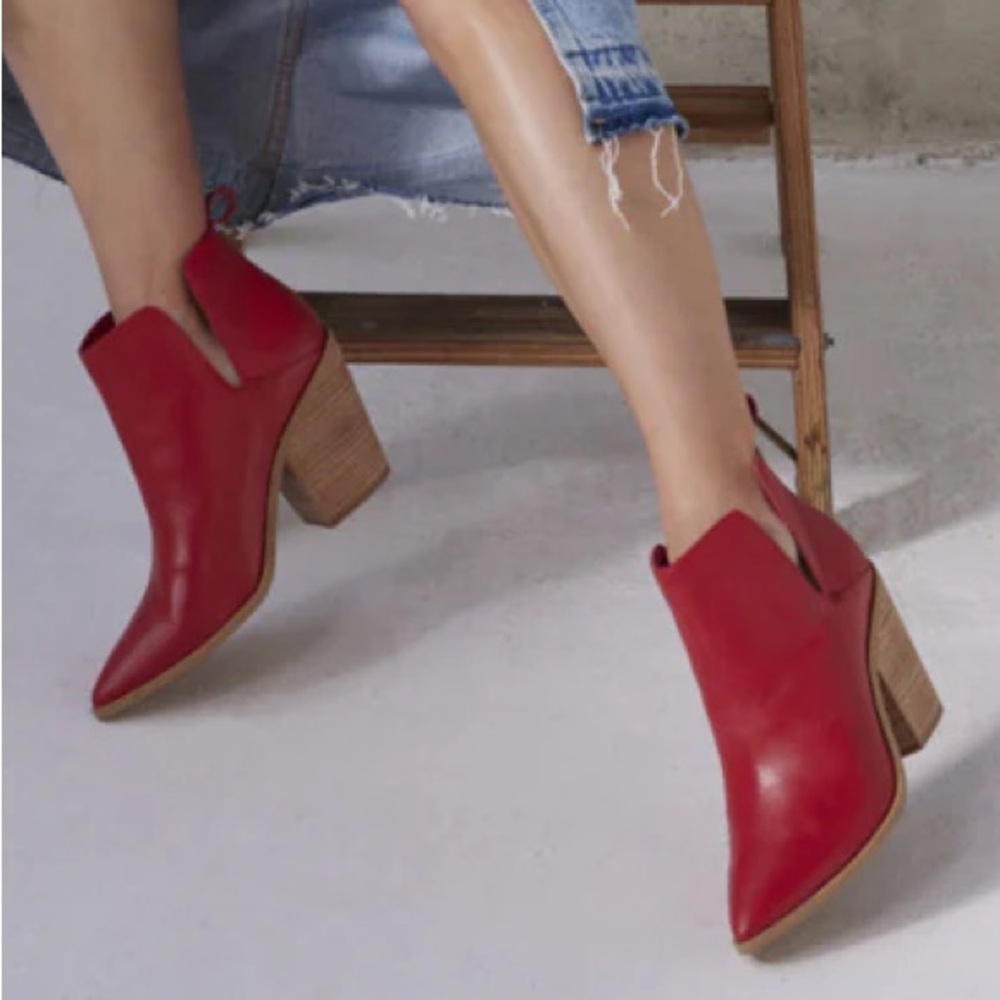 LISA-VICKEY RED GENUINE LEATHER BOOTIES SZ 9 1/2 NEW IN BOX